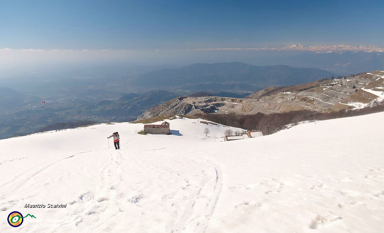 40 Panorama dalla vetta....JPG